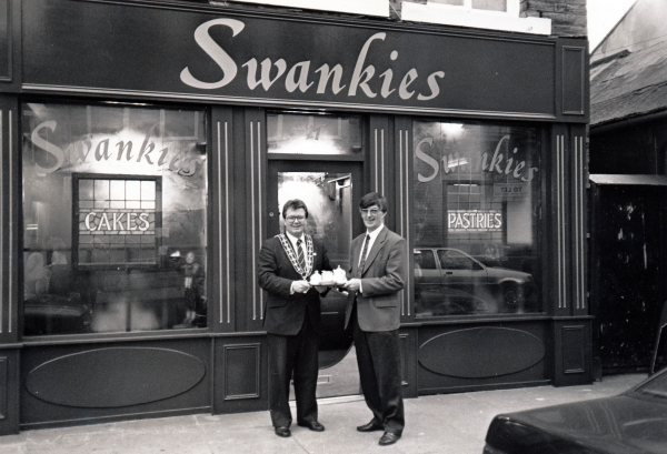 Who can remember Swankies Cafe in Bethel street?