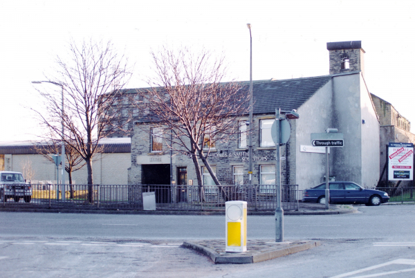 Sainsbury&#039;s car park not yet arrived - but SB 1852 is still there